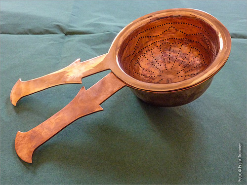 Roemisches Weinsieb mit Kelle - Replik von Trommer Archaeotechnik